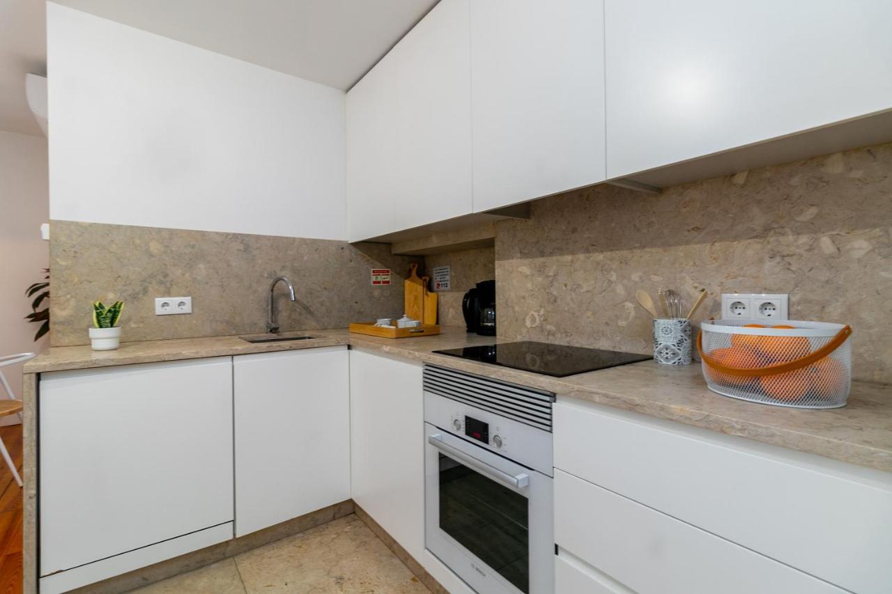 Gonzalos'S Guest Apartments - Alfama Terrace Lisbon Bagian luar foto