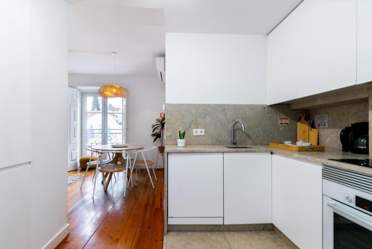 Gonzalos'S Guest Apartments - Alfama Terrace Lisbon Bagian luar foto