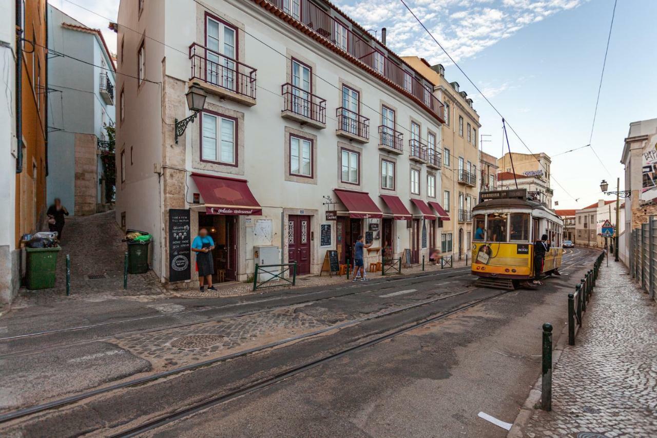 Gonzalos'S Guest Apartments - Alfama Terrace Lisbon Bagian luar foto